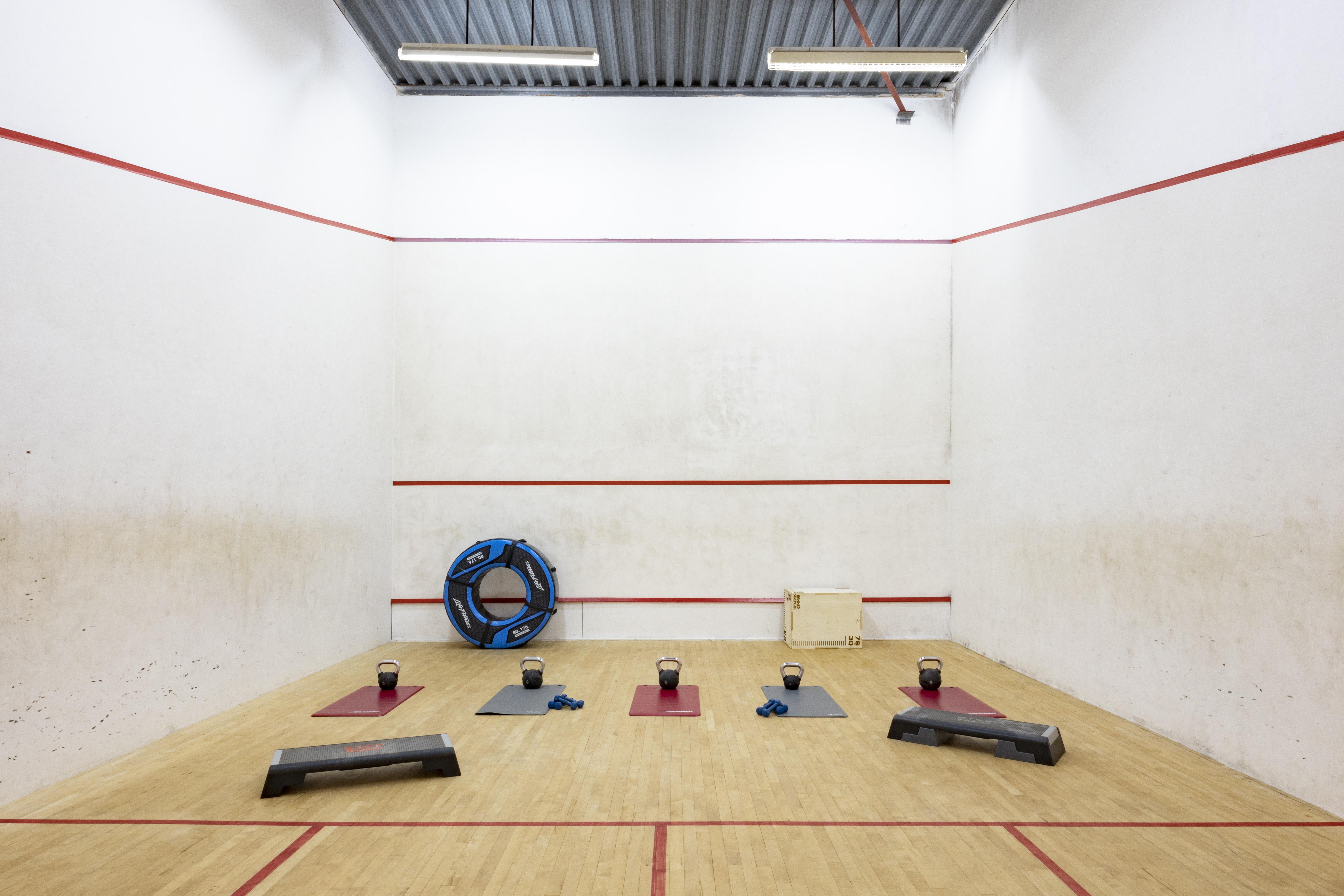 Marine Troon Hotel Kültér fotó Squash court at the University of Nottingham